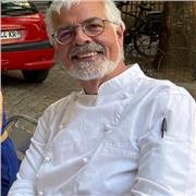 Chef de cuisine et pâtissier met à votre service sa grande expérience pour vous proposer recettes et tour de main de chef